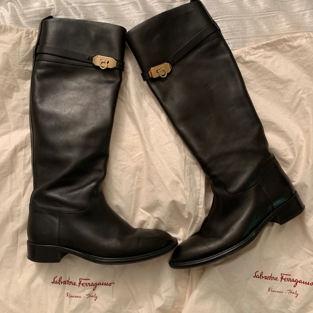 Salvatore Ferragamo Jumping boots!